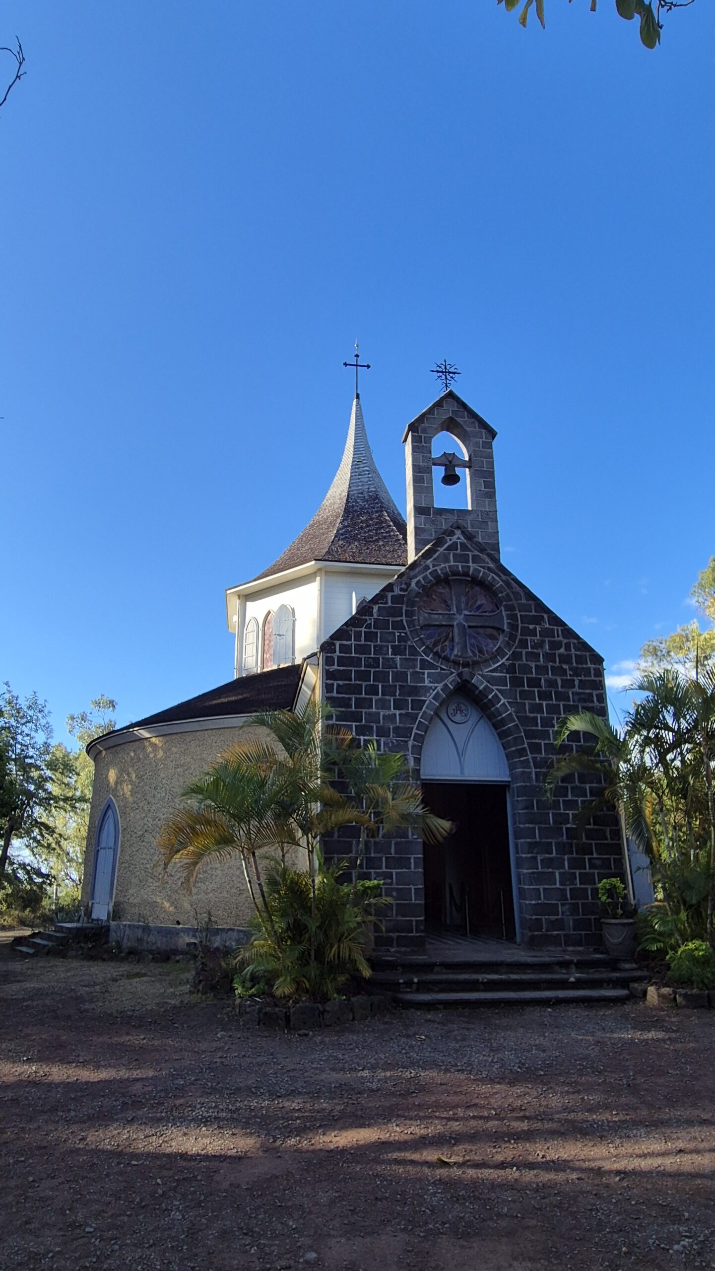 Chapelle pointue - extérieur