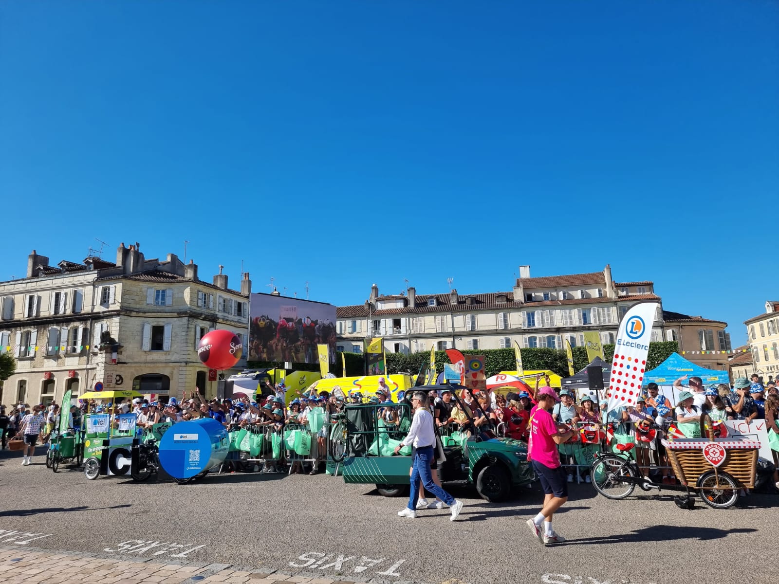 Caravane publicitaire - Tour de France à Auch